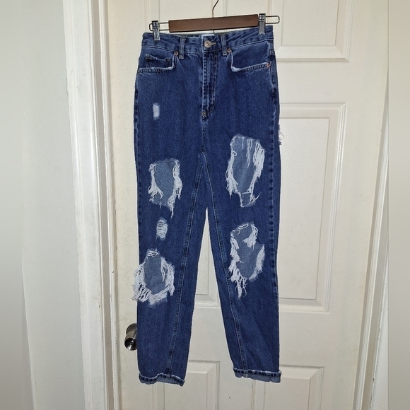 BDG Mom high- rise distressed jeans size 26 - Picture 1 of 7